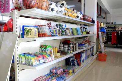 愛心超市 以日用百貨為紐帶，共筑和諧團場新篇章